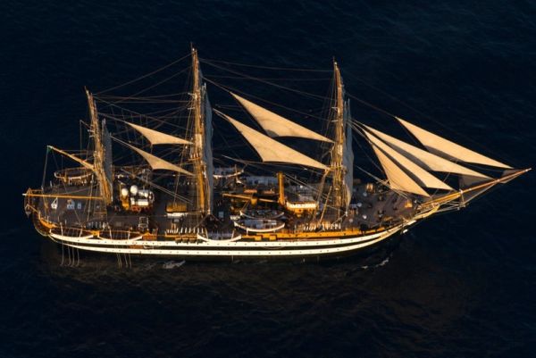 La baleniera, il piroscafo, gli scafi in legno e Nave Vespucci, al via il 6° Convegno sulle barche d’epoca