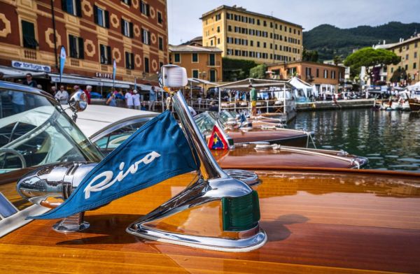 IV TRIBUTO A CARLO RIVA: AL VIA L’ICONICO EVENTO DI MOTOSCAFI D’EPOCA