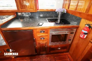 Foto 40 di 72: RAMPART 48 TWIN SCREW CLASSIC MOTOR YACHT 1962/2002