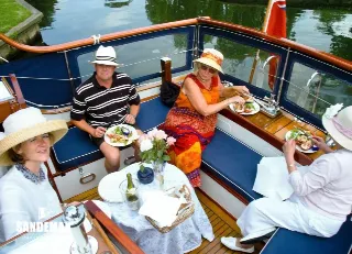 Foto 7 di 72: RAMPART 48 TWIN SCREW CLASSIC MOTOR YACHT 1962/2002