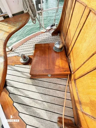 Foto 10 di 90: SAUNDERS-ROE 45 FT MEDINA/SARO CLASS TWIN SCREW MOTOR YACHT 1937/ 2011