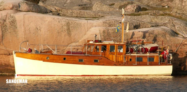 Stow & Son (Lady Bee) 39 ft Twin Screw Motor Yacht 1938/2017