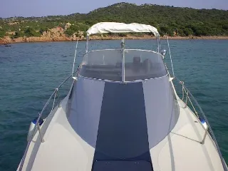 Foto 3 di 6: RIVA 2000