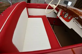 Foto 3 di 3: Healey Marine Sports Boat 55 with trailer totally restored ​