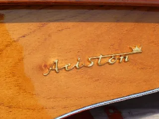 Foto 4 di 6: Riva ARISTON